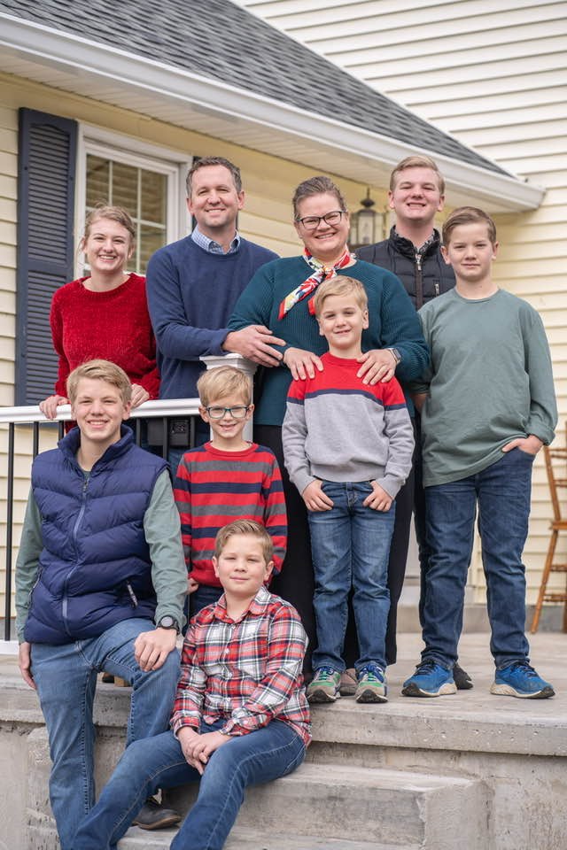 Darrell and Elizabeth Stetler with their seven children